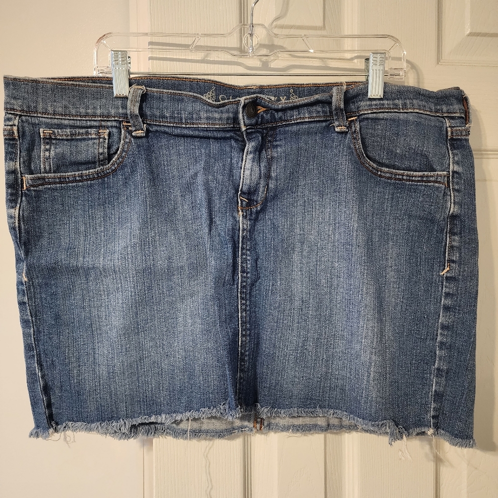 Old Navy Jean skirt, size 18